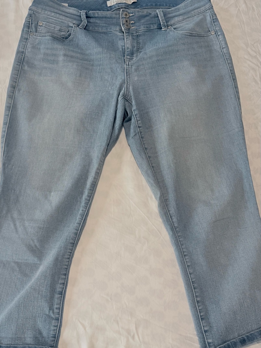 torrid Light Wash Relaxed Fit women’s Jeans - Light Blue